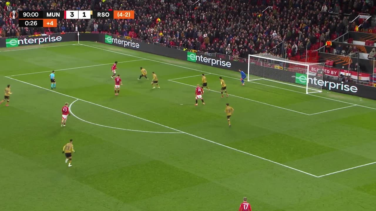 ¡GOL!  anota para Manchester United. Diogo Dalot