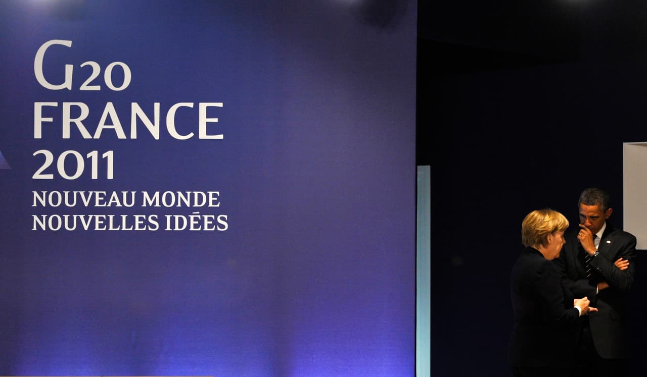 Merkel, que creció en la Alemania Oriental, sabe bien cómo es vivir sin libertad de prensa o de circulación que ahora menosprecia Trump. En esta fotografía, los mandatarios conversan en privado antes del comienzo de la reunión del G20, en Cannes, Francia, 2011.