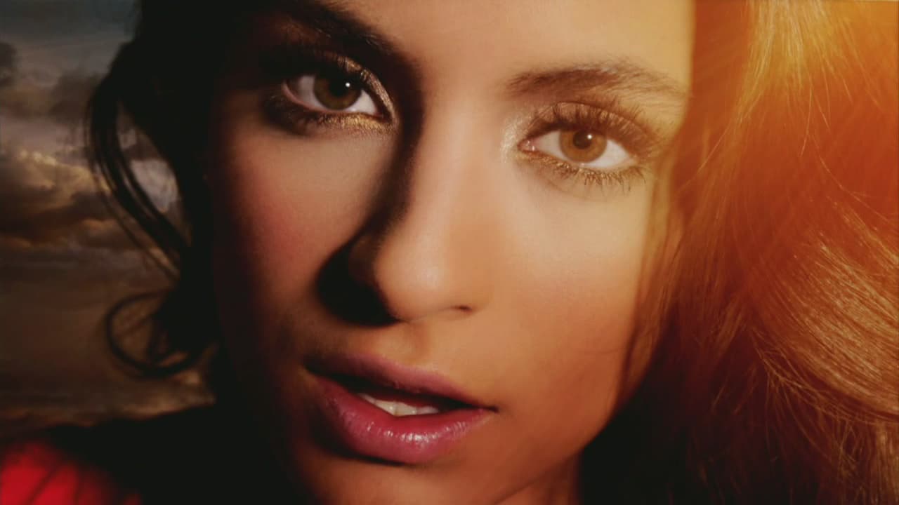 Es una actriz muy joven y de las más atractivas.