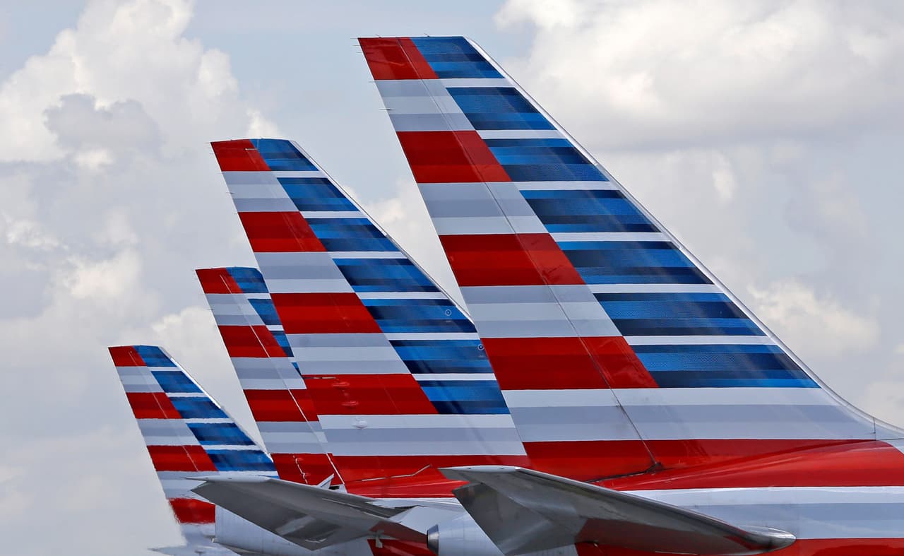 Dos aviones de American Airlines compartieron por error el mismo número de vuelo y un controlador evitó una posible tragedia