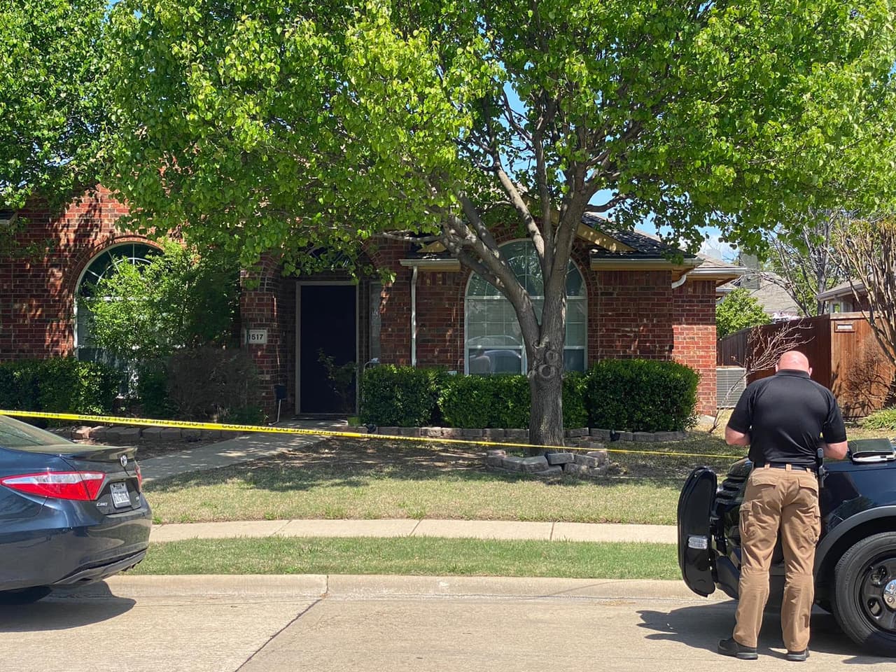 El joven comienza la carta saludando y confesando haber matado a su familia antes de quitarse la vida.
<br>