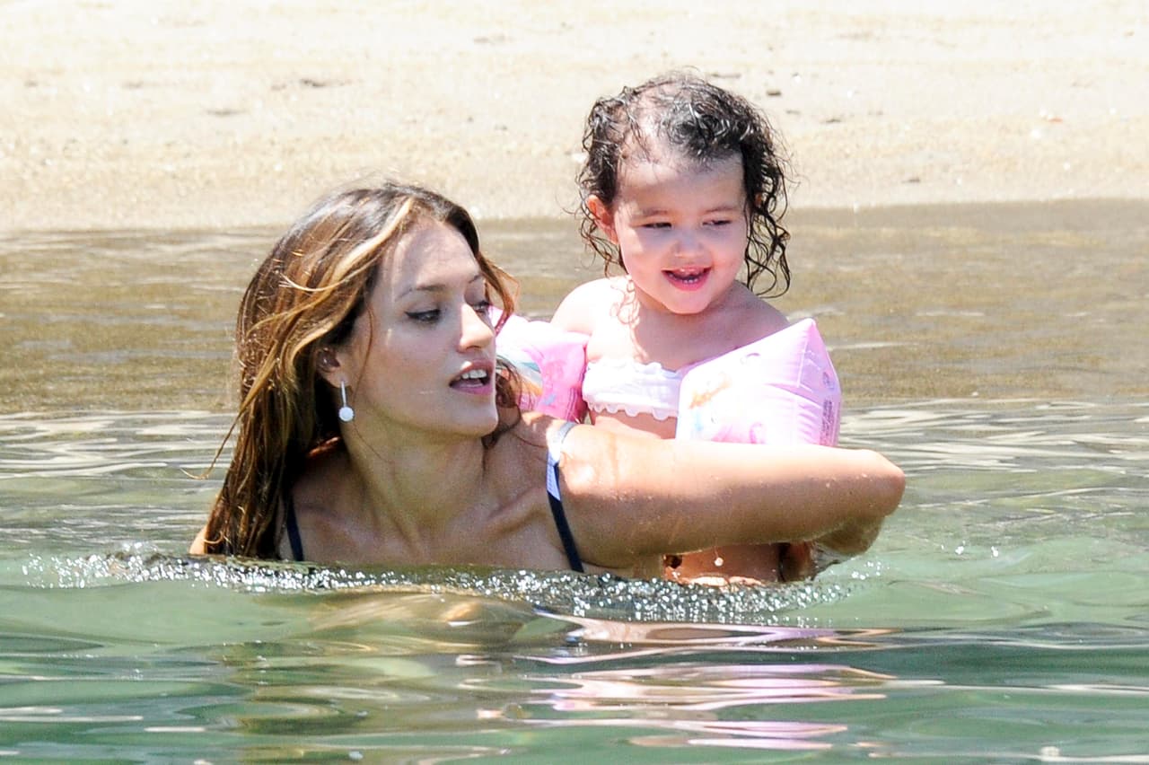 Ahora sí a nadar con mami.