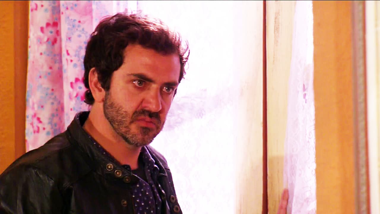 El malvado de Daniel está en tu casa y hará hasta lo imposible por impedir tu boda.