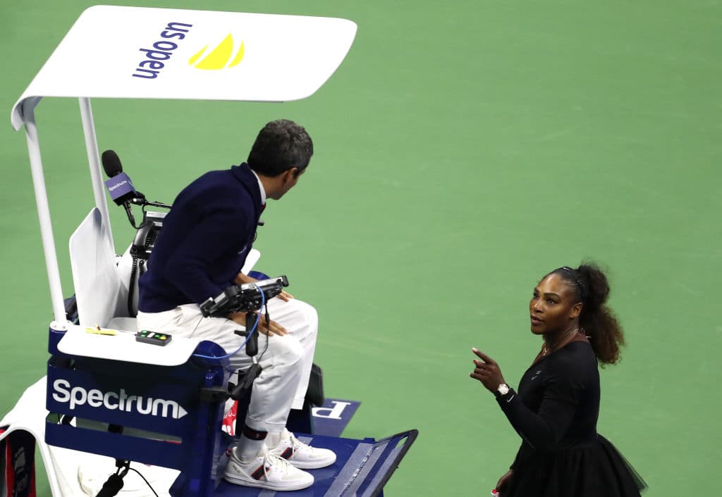 El atípico desenlace del US Open femenino se debió a
<a href="https://www.univision.com/deportes/tenis/en-fotos-serena-williams-perdio-el-control-en-la-final-del-us-open-fotos" target="_blank">la situación que protagonizó Serena Williams</a> con el juez de silla Carlos Ramos por una advertencia por recibir una seña de su entrenador.