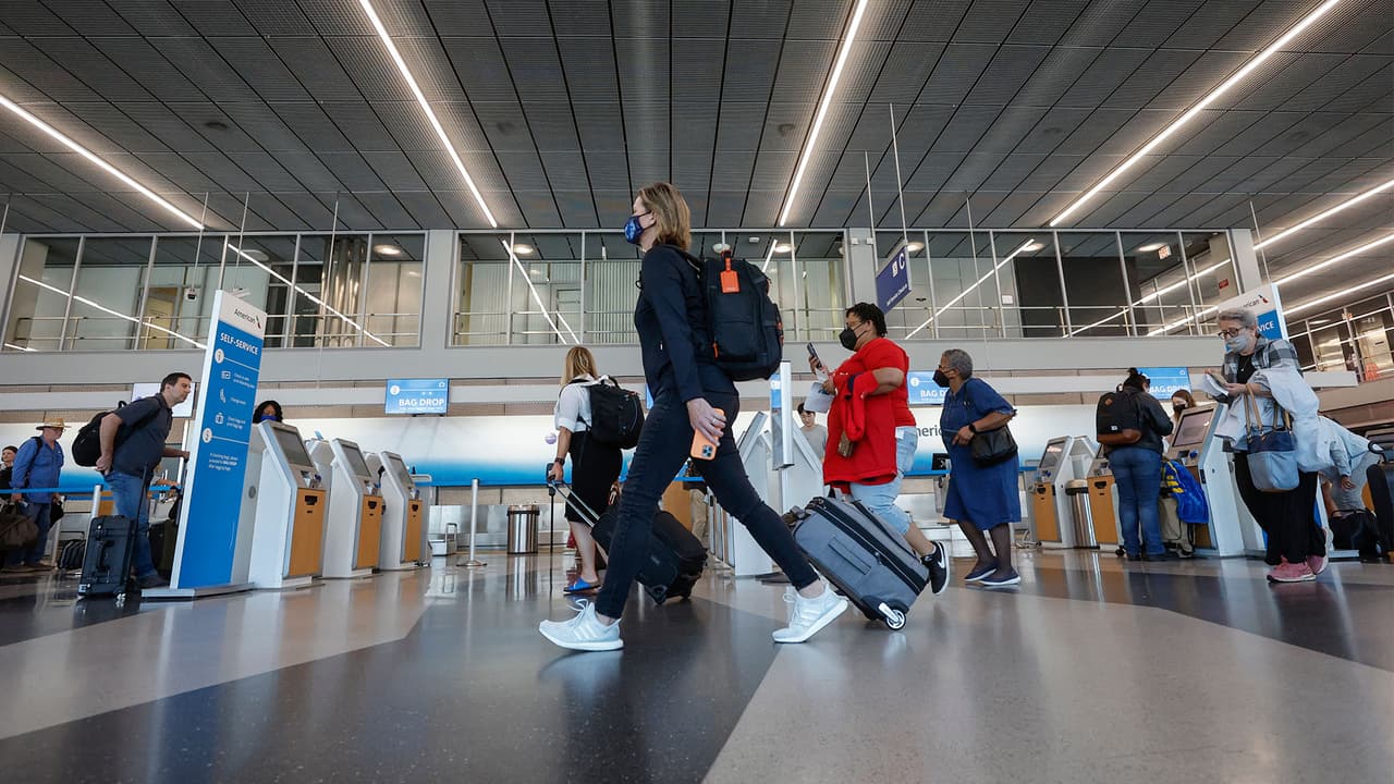 Detienen a un hombre que aseguró tener una bomba en el Aeropuerto O’Hare