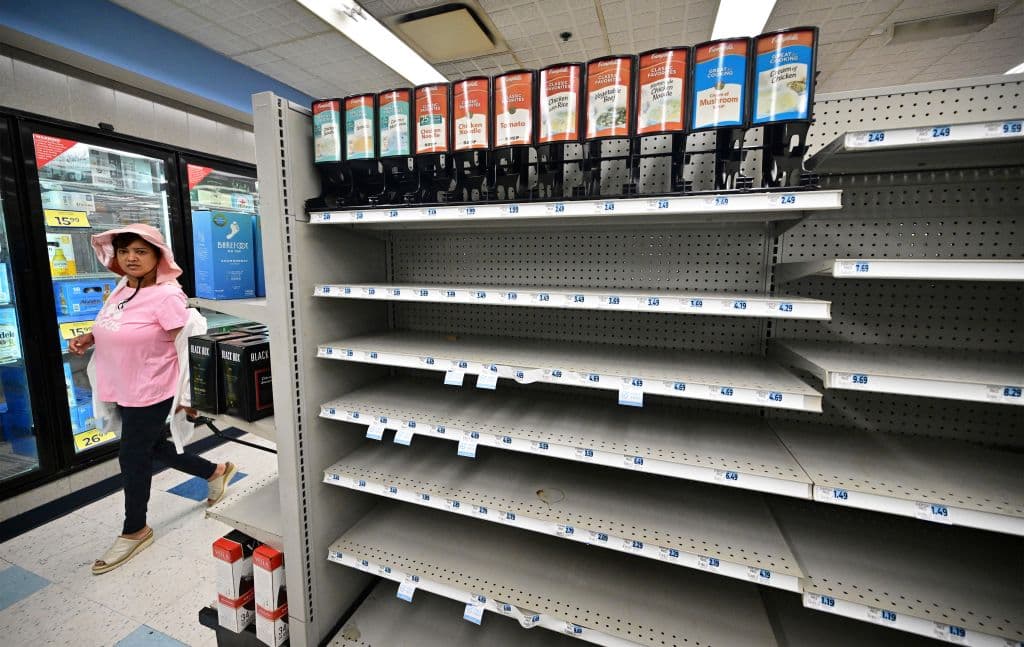 En el condado de Los Ángeles, así lucen gran parte de los estantes del Rite Aid localizado en el 920 de East Valley Boulevard, en Alhambra.