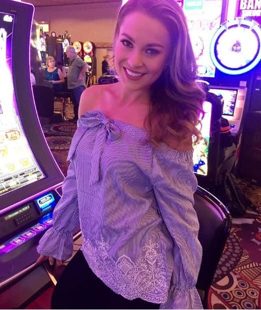 Por supuesto, Ligia aprovechó para probar su suerte en un casino de Las Vegas previo y parece que le fue súper bien.