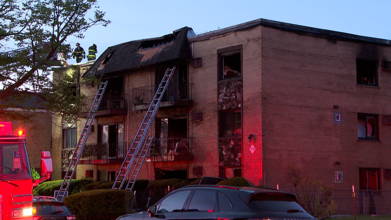 Un incendio registrado en la madrugada de este miércoles en un 
<a href="https://www.univision.com/local/chicago-wgbo/dos-personas-heridas-en-un-incendio-al-este-de-chicago" target="_blank">edificio de departamentos en Des Plaines</a> dejó a cinco personas heridas.