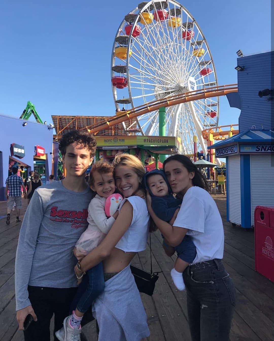 “La razón de mi existir”, mencionó en una publicación en redes sociales donde aparecen sus cinco hijos. Para él es muy importante verlos tan unidos.