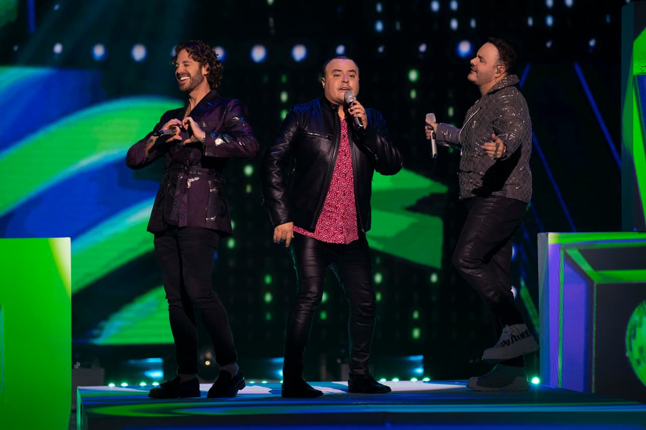 Lambda García tuvo como aliados a Río Roma y así formaron un trío para interpretar el tema 'Mi Persona Favorita', el cual tuvo dedicatoria especial para Liani.