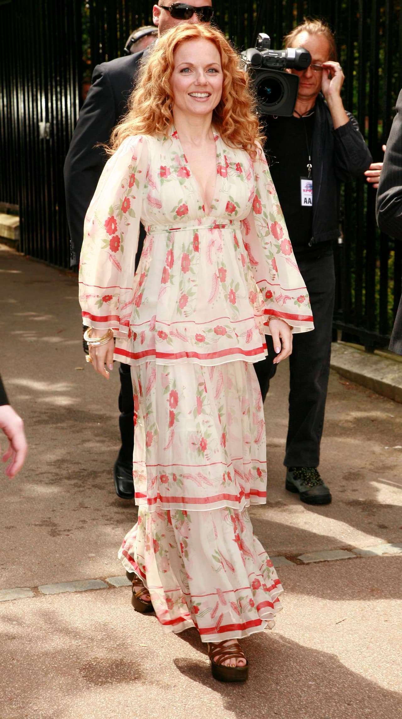 Como solista tiene tres materiales y ha participado como juez en algunos reality shows.