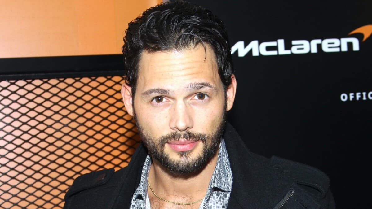 Emmanuel Palomares revela si dejó la soltería y tiene romance con una famosa 