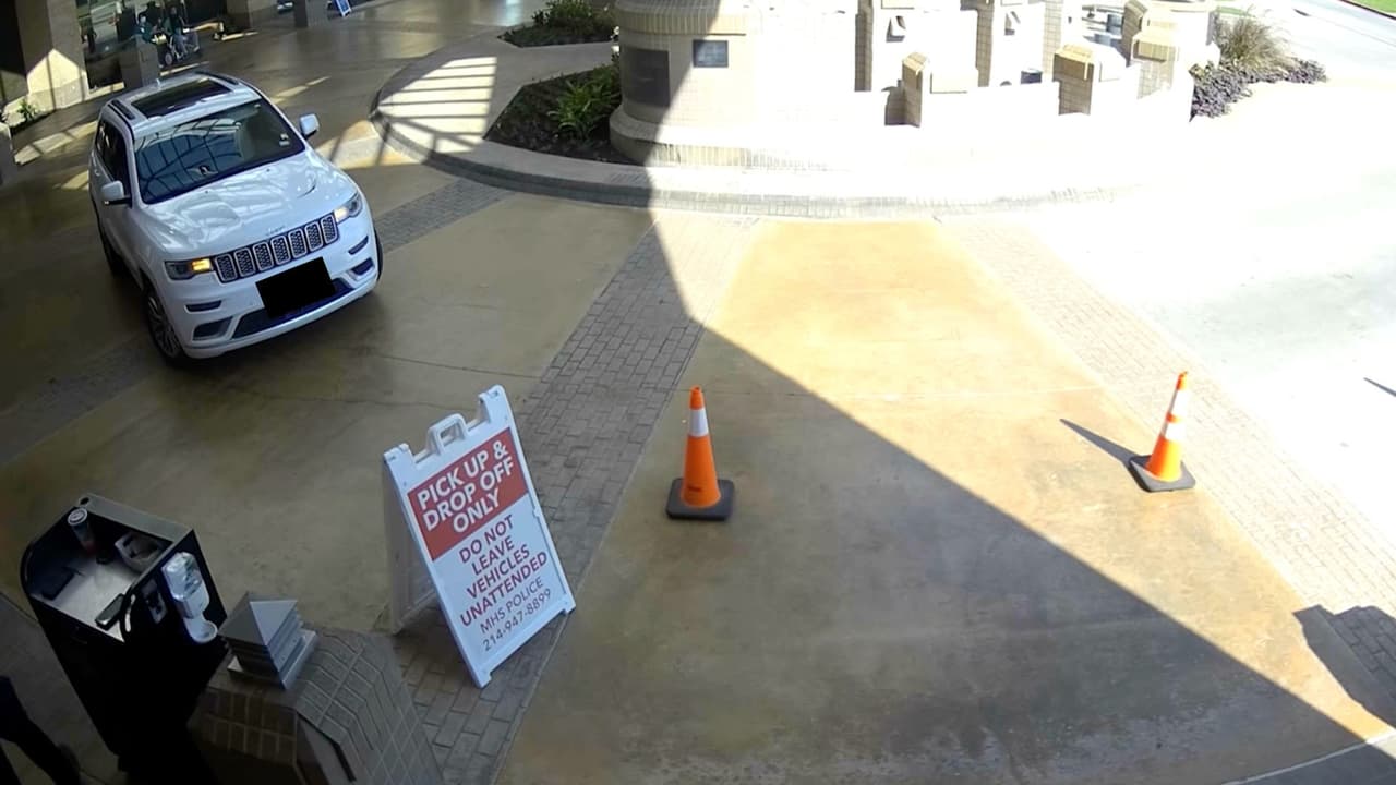 Una cámara de seguridad grabó el momento en que Luis llegó a la entrada del Methodist Dallas Medical Center, mientras su esposa entraba en labor de parto.