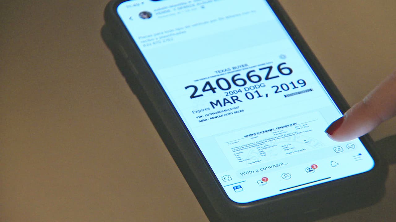 El negocio de placas temporales en redes sociales: un fraude en el que siguen cayendo muchos hispanos