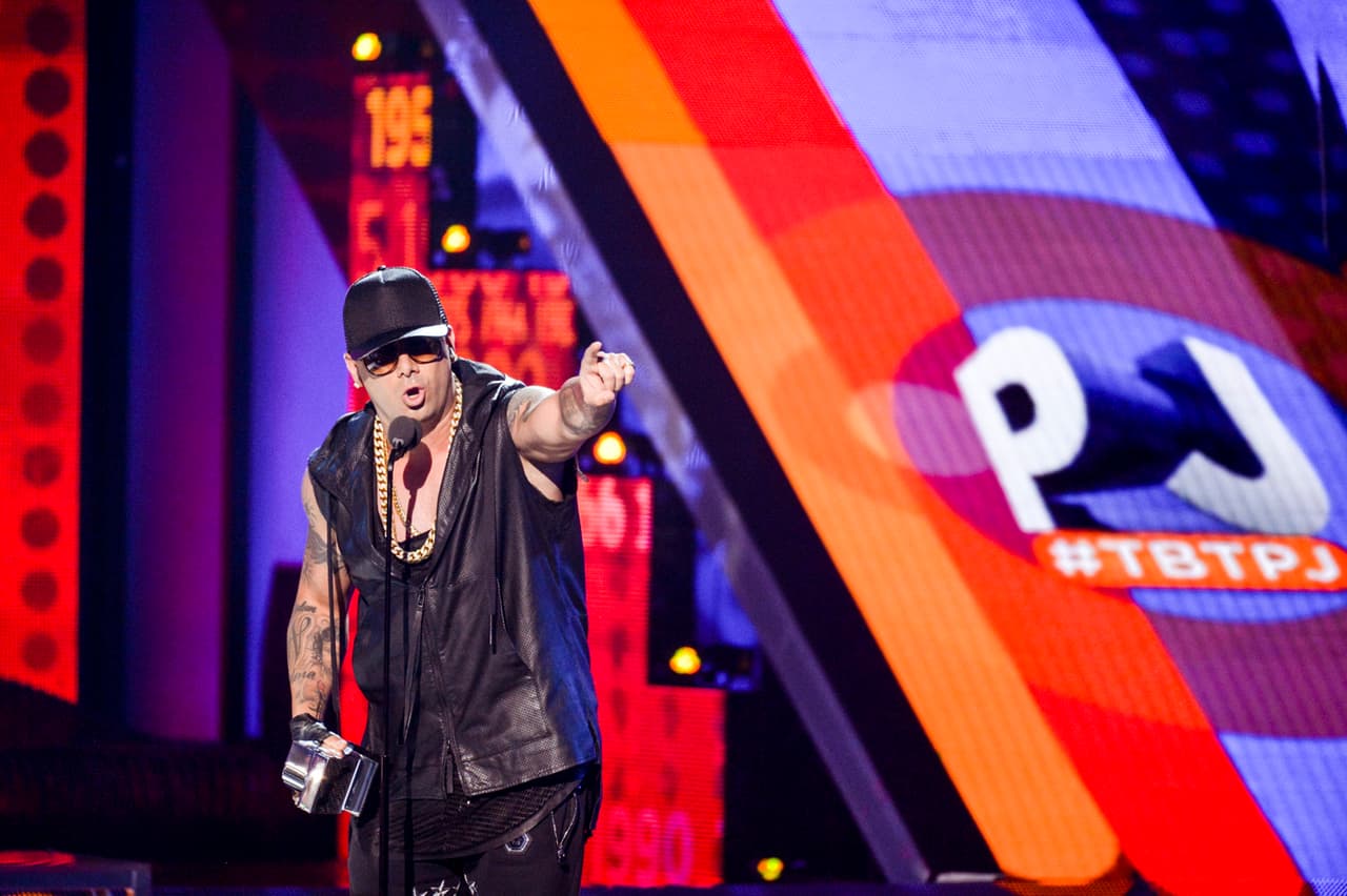 'Los Vaqueros: La Trilogía' de Wisín recibió el #PremioJuventud en la categoría 'Lo Toco Todo'.