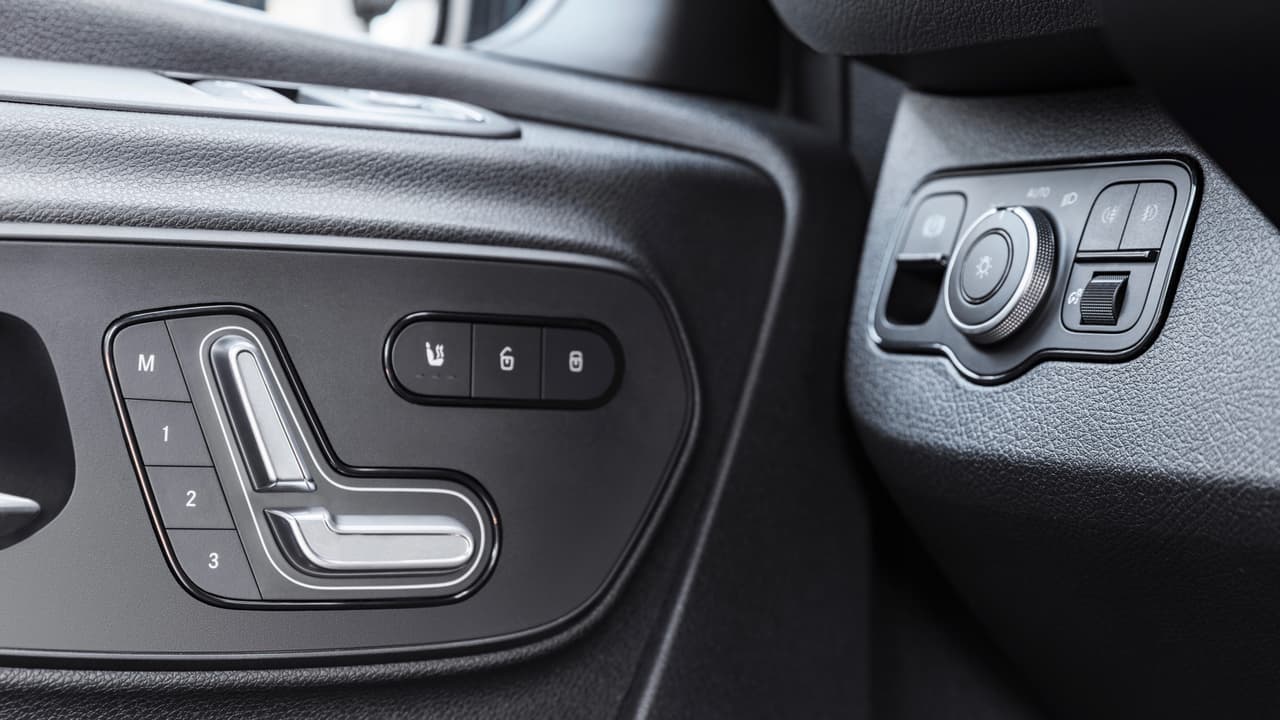 Muchos de los elementos de los modelos Mercedes-Benz Sprinter 2019 recuerdan a los vehículos de pasajeros de la marca. Pero nadie confundirá a una Sprinter con un vehículo de lujo.