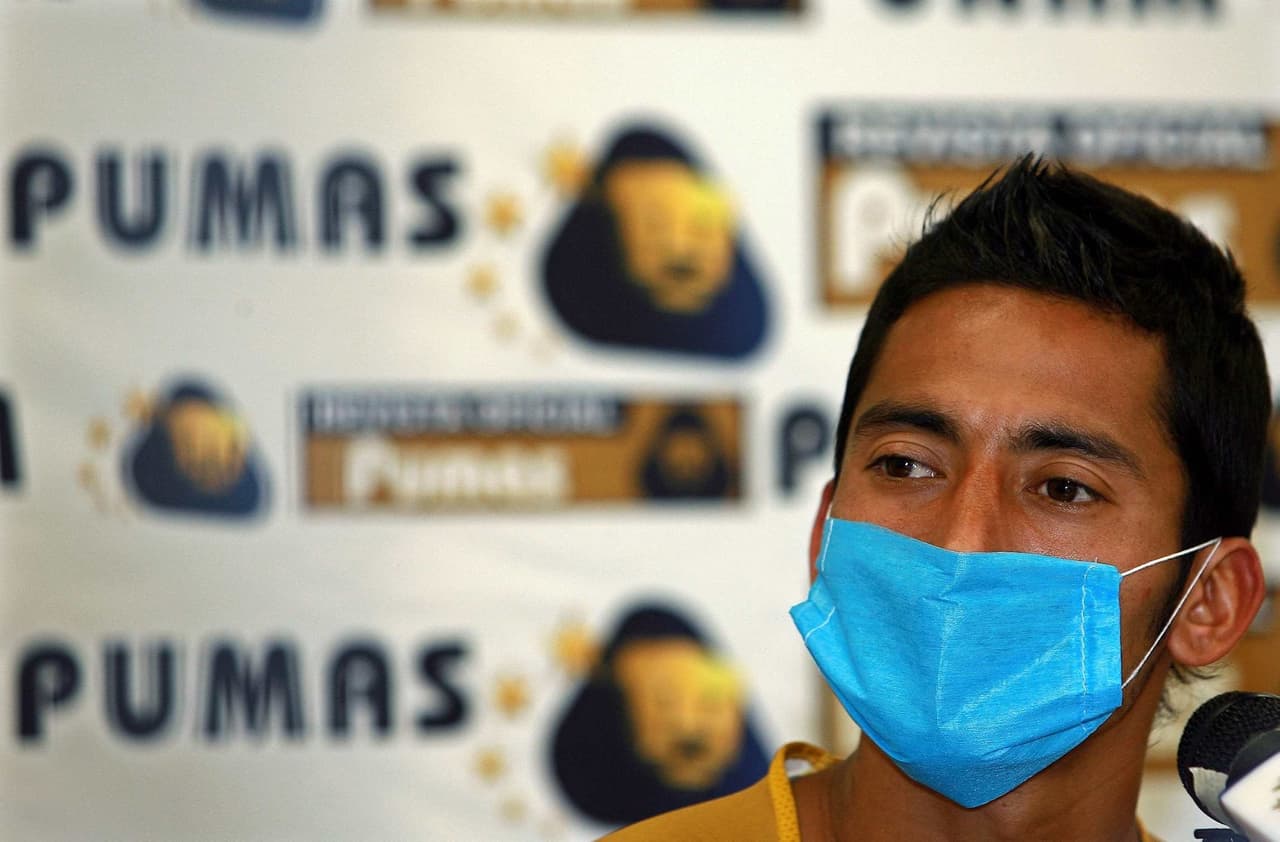 Los jugadores salían a conferencias de prensa con cubre bocas.