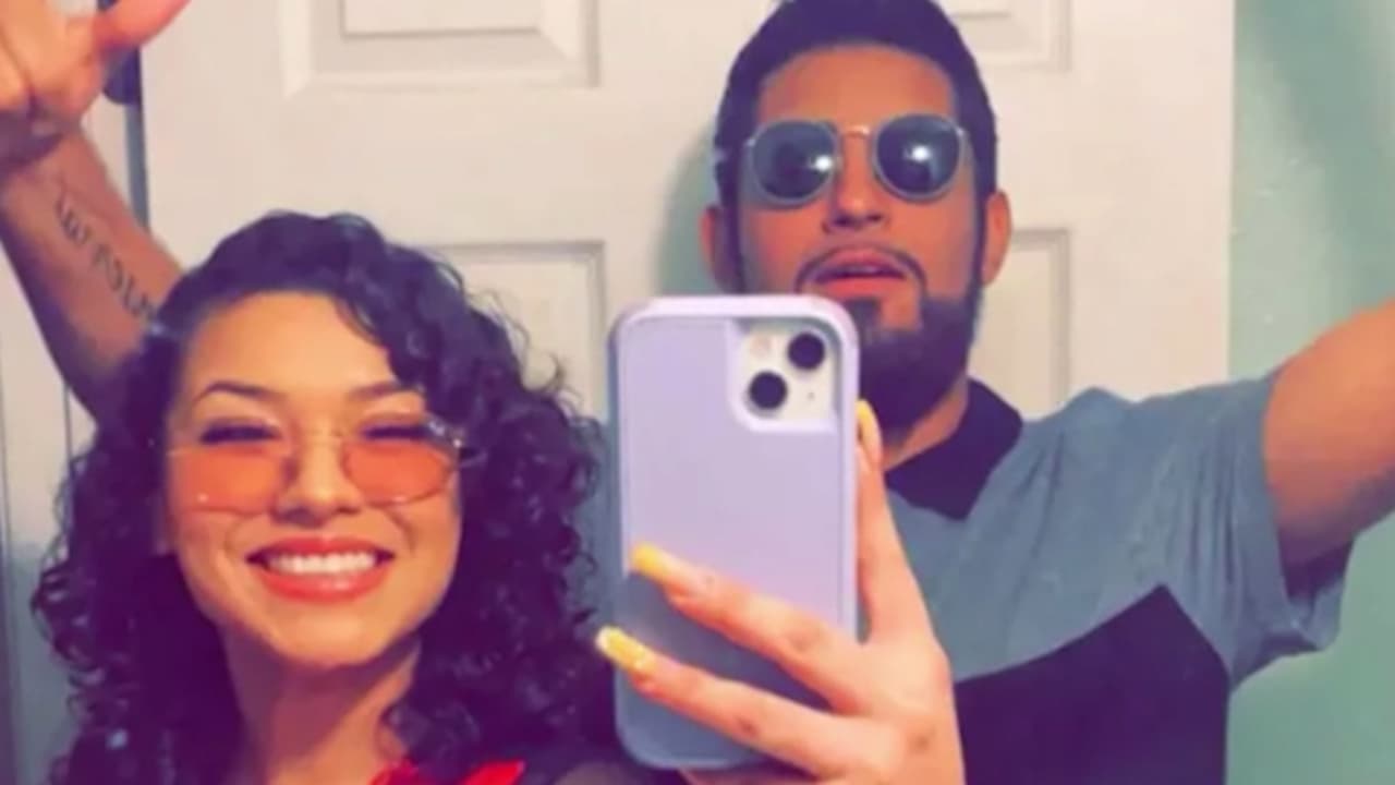 Carmen y Kevin Corpus, de 21 y 22 años, fallecieron cuando manejaban en contra por una autopista en San Antonio. Su mamá dice que no le desea este dolor a ninguna madre.