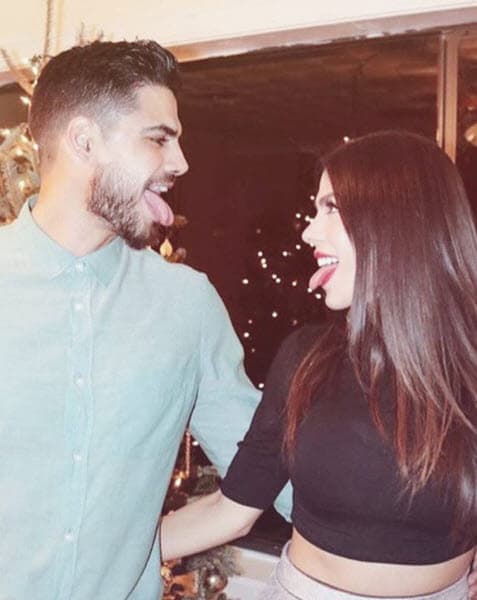 "Feliz aniversario", se lee al lado de esta divertida imagen que publicó Roberto en su cuenta de Instagram.