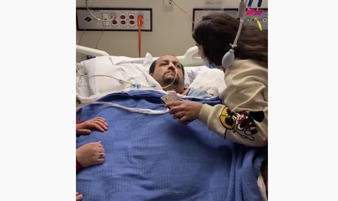 Doctores del 
<a href="https://www.univision.com/local/los-angeles-kmex/familia-pide-no-desconectar-a-andres-banda-en-el-hospital-loma-linda">hospital Loma Linda habían recomendado que fuera desconectado el pasado 3 de marzo</a> después de haberlo declarado con muerte cerebral.