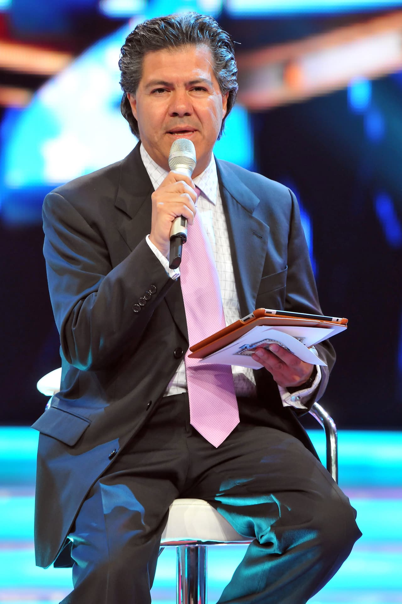 Su cuerpo fue encontrado dentro de su automóvil, el cual estaba encendido. Aparentemente se suicidó con un revolver Magnun .357, según información revelada por 
<a href="https://www.univision.com/entretenimiento/confirman-que-de-un-balazo-en-la-boca-murio-santiago-galindo-productor-de-bailando-por-un-sueno">Univision Entretenimiento</a>.