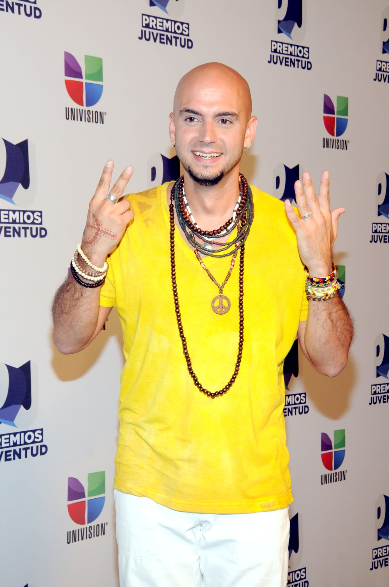 Sie7e ganó el premio a Mejor Nuevo Artista en 2011 y en 2014 ya iba por su cuarto disco. Ahora experimenta con lo que él llama "música orgánica" y planea el lanzamiento de su quinto álbum, ya con su propia disquera.