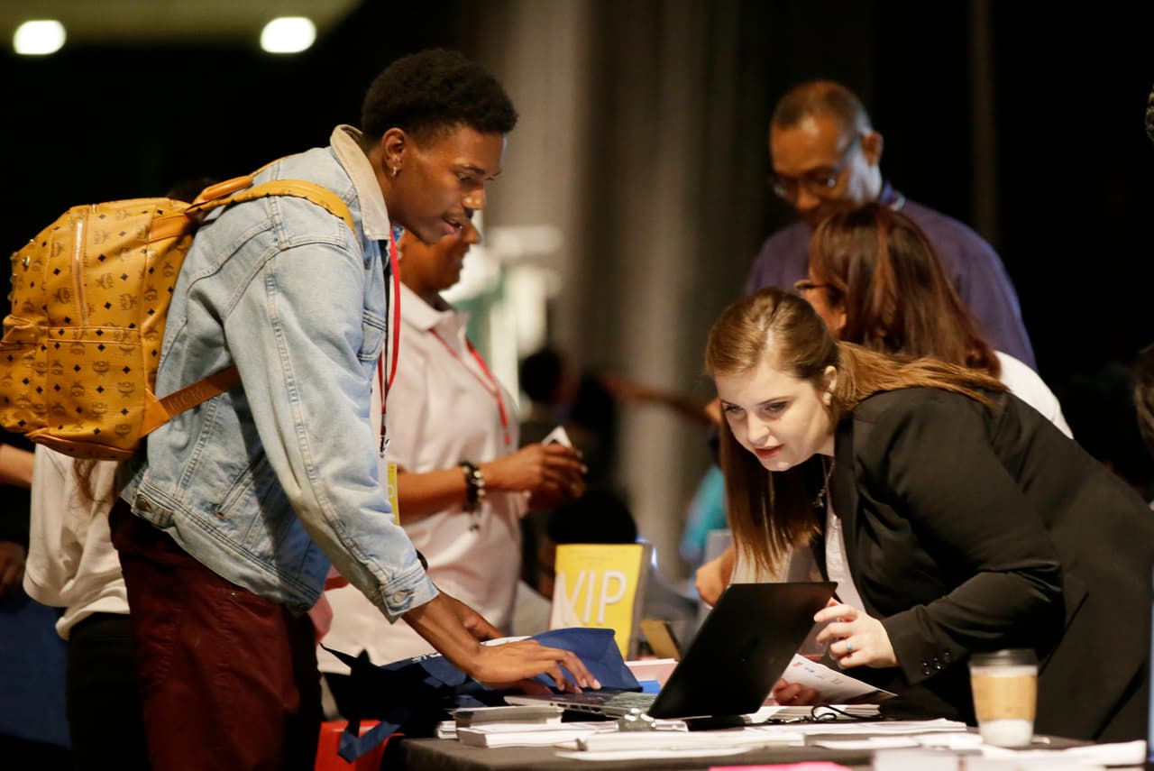 Este sábado habrá una feria de trabajo en Grapevine Mills para más de 500 posiciones disponibles