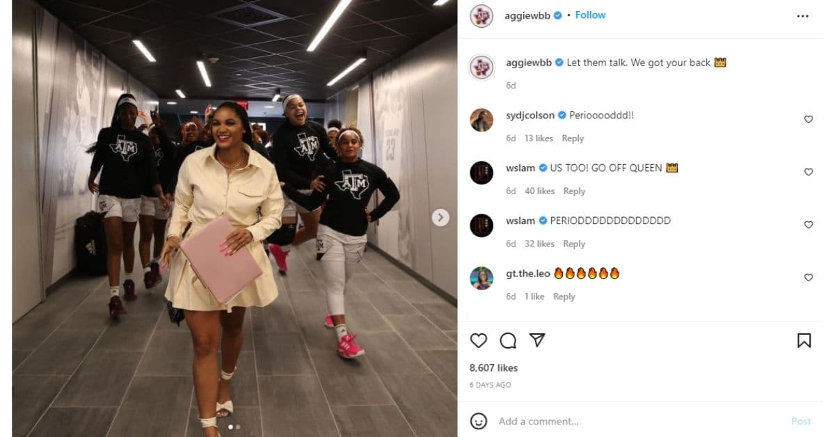 equipo femenil de básquetbol ‘Texas A&M’ apoya a su entrenadora