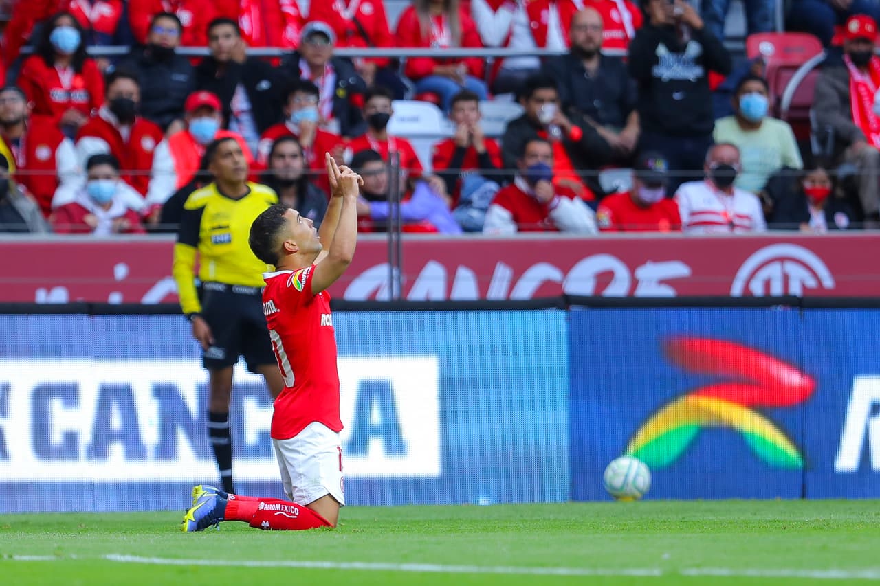 Toluca tardó cerca de media hora para abrir el marcador vía Leo Fernández. Los locales finalmente hacían efectivo su dominio en el marcador.