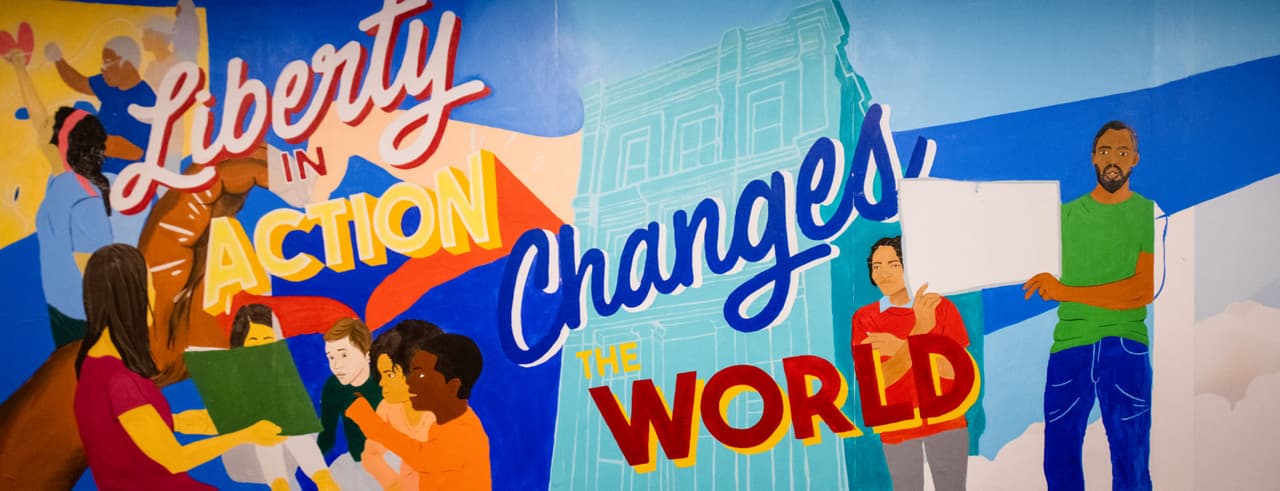 <b><a href="https://www.libertymuseum.org/event/mlk-weekend/  " target="_blank">MLK Weekend at the National Liberty Museum (Del 15 al 17 de enero)</a></b>. A lo largo del fin de semana, el museo ofrece una guía especial de la galería que informa a los visitantes sobre el legado de la defensa y el servicio de Martin Luther King Jr., además de exhibiciones sobre personas de todo el mundo que defienden la sostenibilidad.