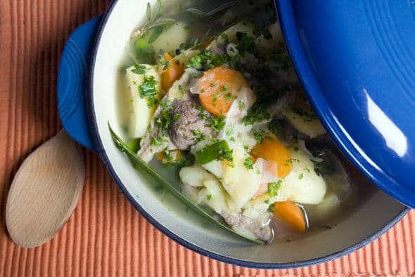 Por eso si tu quieres sentirte en tierras irlandesas, podrías poner en práctica estas sencillas opciones.