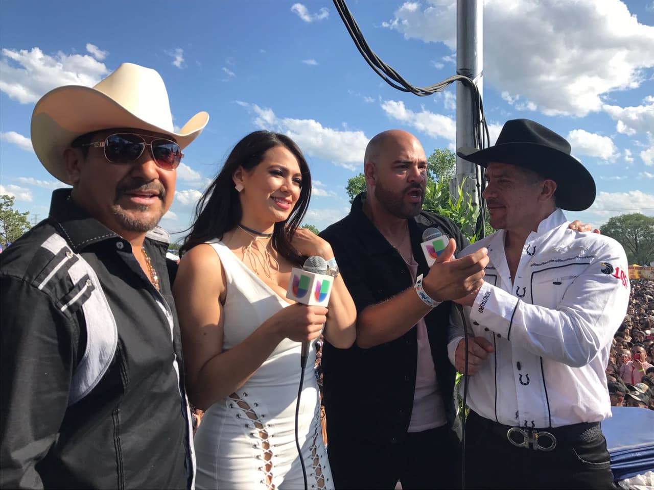 Para Raúl 'El Pelón', Carla Medrano y El Feo será muy difícil borrar de sus mentes lo vivido en la ciudad de los vientos después de este gran evento al lado de La Arrolladora Banda El Limón, Gerardo Ortiz, Calibre 50 y más.
