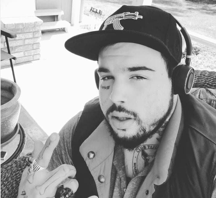 Para mayo de ese año apareció en esa red social con uno nuevo. Esta vez era 
<b><a href="https://www.instagram.com/p/BinpKpig-A7/" target="_blank">un tatuaje abajo del ojo derecho. </a></b>
<br>