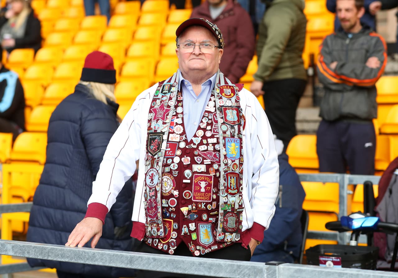 El mexicano Raúl Jiménez llega a su gol número 30 con los Wolves y ganan ante el Aston Villa por 2-1.
