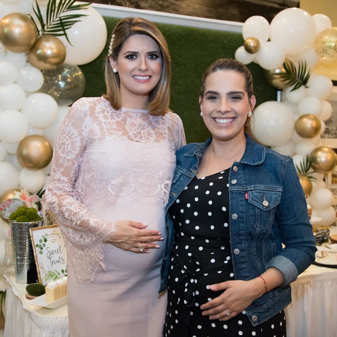 La conductora se encuentra muy feliz de vivir la nueva etapa en compañía de otras futuras madres, como en esta ocasión que estuvo en el baby shower de Andrea Linares de Univision Noticias.