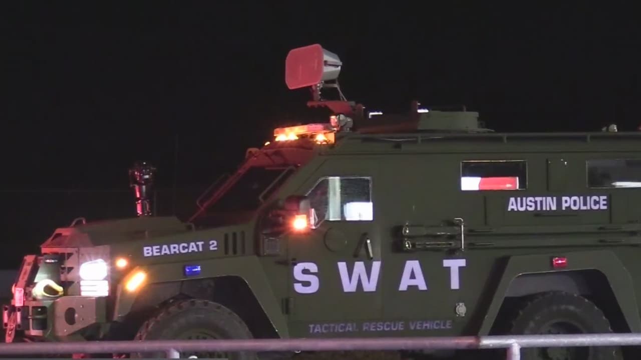 Un equipo SWAT arresta a un ‘coyote’ en un complejo de apartamentos al sur de Austin