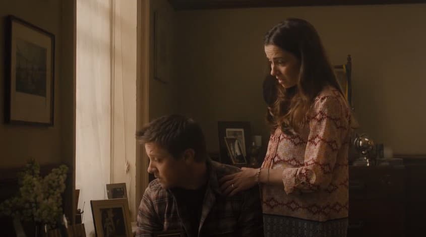 <b>Clint y Laura Barton</b>
<br>Después de ‘Avengers: Endgame’ esta fue una de las pocas parejas de los Avengers originales que quedaron en el MCU. A pesar de que al principio no se sabía mucho sobre la familia de Clint, poco a poco se fue dando a conocer que estaba casado con Laura Barton y que además tenían tres hijos juntos. Vimos como Hawkeye sufrió la pérdida de su familia tras el chasquido de Thanos y cómo disfrutó de su compañía tras su regreso en su serie.
<br>