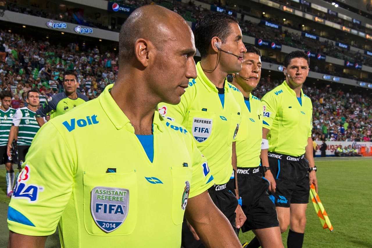 La Concacaf anunció la lista de árbitros para la Copa Oro