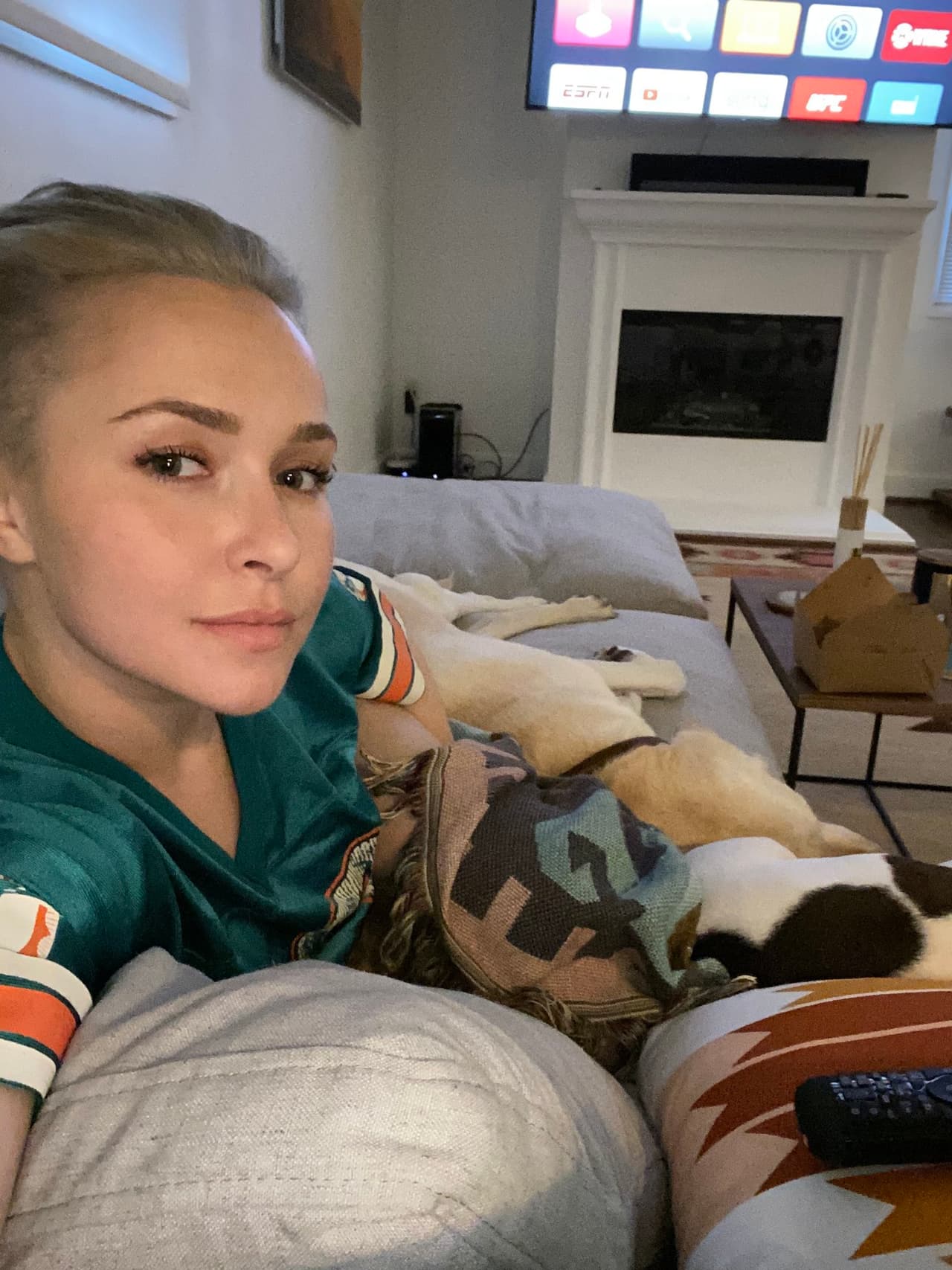 Esta no es la primera vez en que el novio de la neoyorkina de 30 años es arrestado por violencia doméstica; en mayo de 2019 tuvieron otra discusión, después de que él llegó a su casa en estado etílico y durante la madrugada.