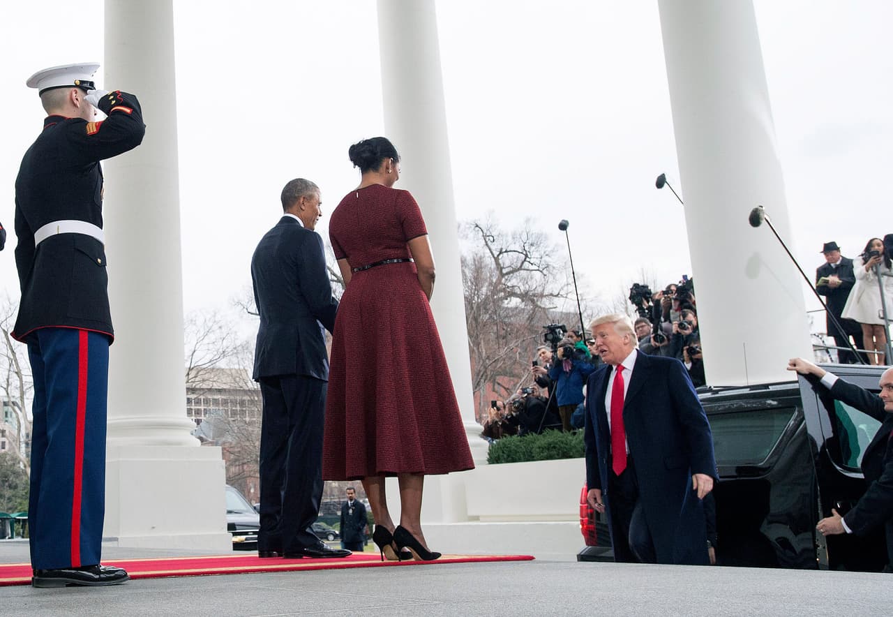 WASHINGTON, DC - JANUARY 20: President Barack Obama and First Lady Michelle Obama welcome President-elect Donald Trump and his wife Melania to the White House prior to the inauguration in Washington, D.C. on January 20, 2017. Later today Donald Trump will be sworn-in as the 45th President. (Photo by Kevin Dietsch-Pool/Getty Images)