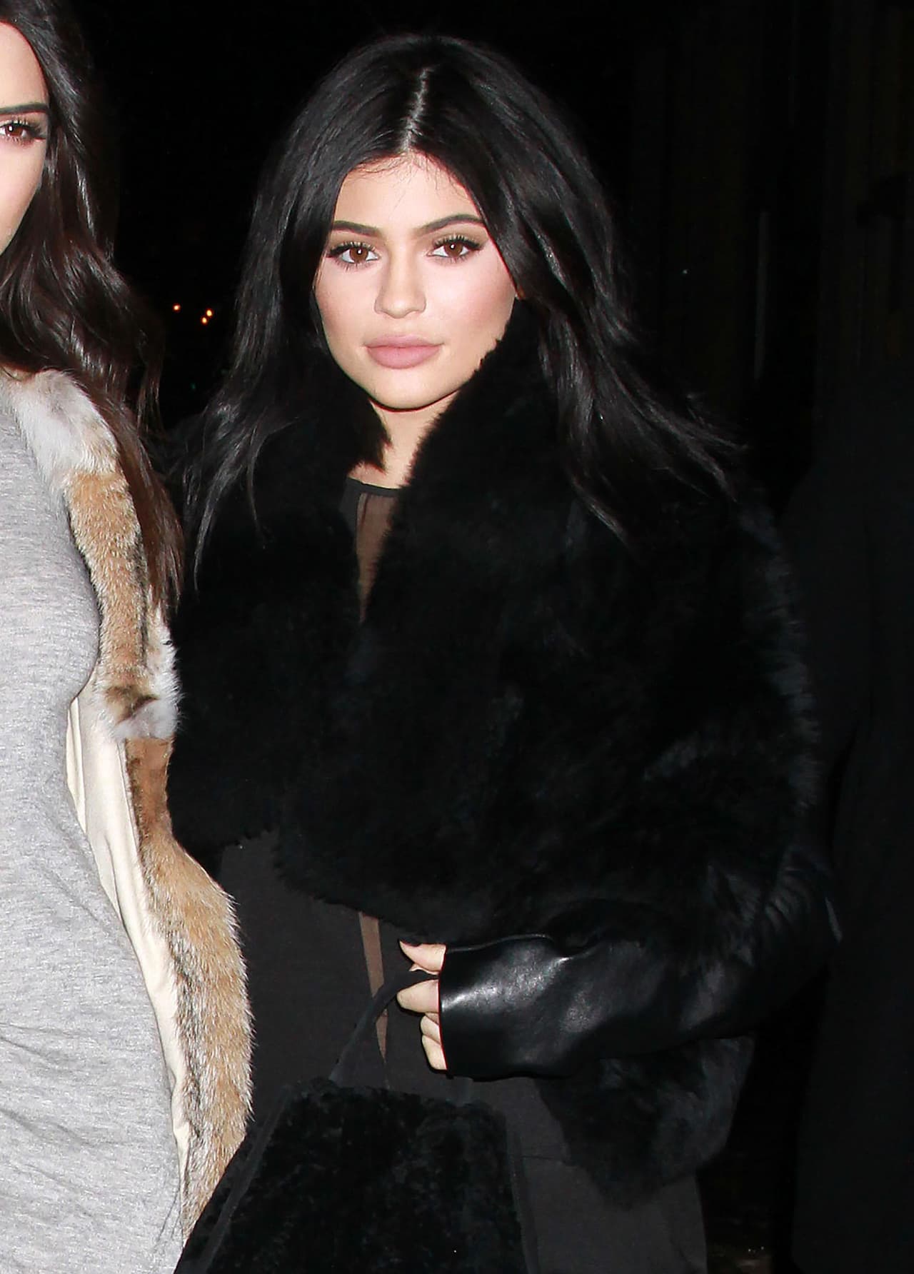 Kylie Jenner aumentando su "imperio" en la moda.