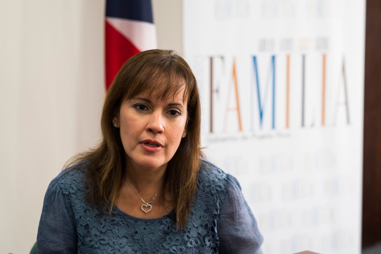 El 19 de enero, la gobernadora también despidió a la secretaria de la Familia, Glorimar Andújar. Según informó la secretaria, ésta fue despedida por motivaciones político partidista. Ante esto, el Partido Popular Democrático
<a href="https://www.univision.com/local/puerto-rico-wlii/populares-radican-querella-contra-la-gobernadora">refirió a la gobernadora</a> al Departamento de Justicia.
<br>
<br>