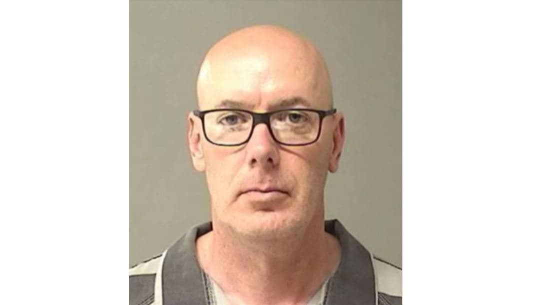 Acusan a un empleado de la correccional de Illinois de conducta sexual inapropriada 