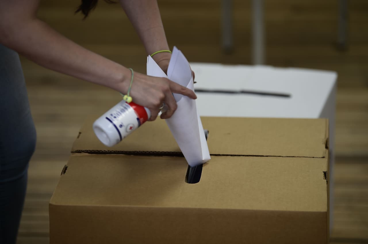 En Ecuador la votación es obligatoria, pero en el exterior, donde residen unos 410,000 ecuatorianos, es opcional.