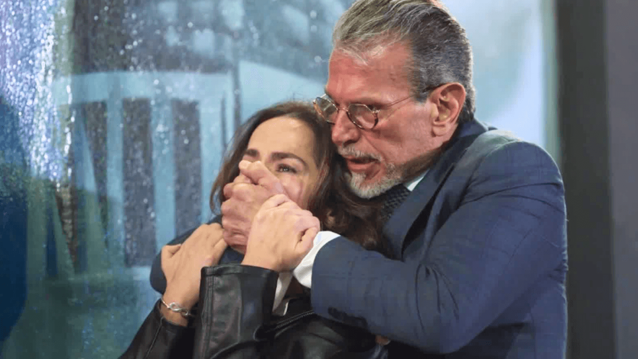 Silverio amenaza a Rebeca y descubre la dirección de Mónica | Hermanas, Un amor Compartido | Capítulo 17