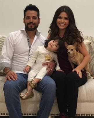 Honey ya tiene más de 10 años y ahora disfruta todo el tiempo a su familia.