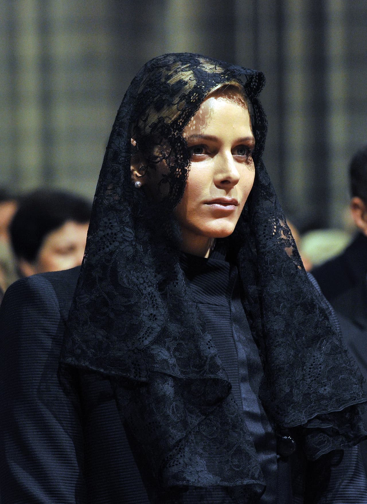 No lo sabemos, lo único cierto es que Charlene está haciendo vida lejos de los Grimaldi.