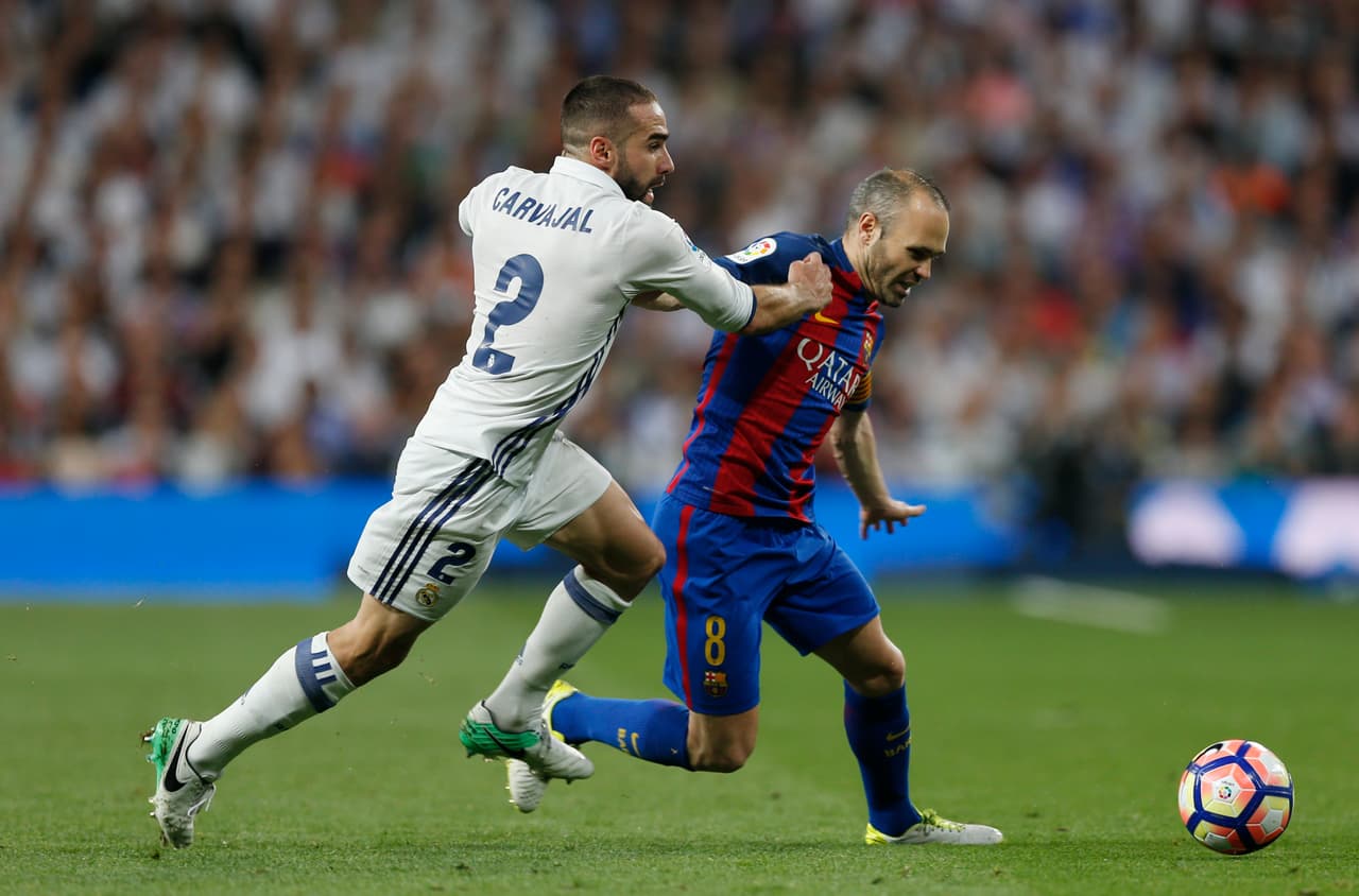 Andrés Iniesta fue uno de los jugadores que interesó a Real Madrid, club con el que de hecho tuvo parte en el recorrido de su infancia.