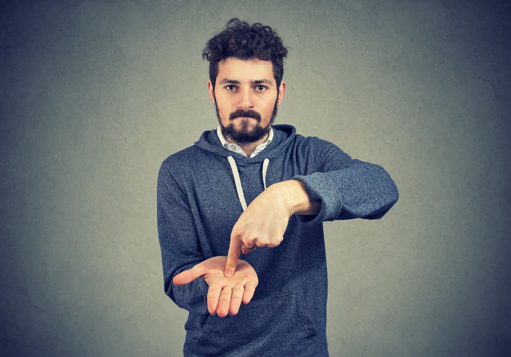 Pero ¡ojo!, también exalta las actitudes posesivas y autoritarias de tu signo, o sea, tiendes a exigir más de la cuenta: tiempo, dedicación, espacio. Sentirás que todo debe girar a tu alrededor.