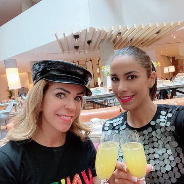 "Pueden acudir y apoyarse para que reciban realmente la información que deben de recibir", puntualizó.